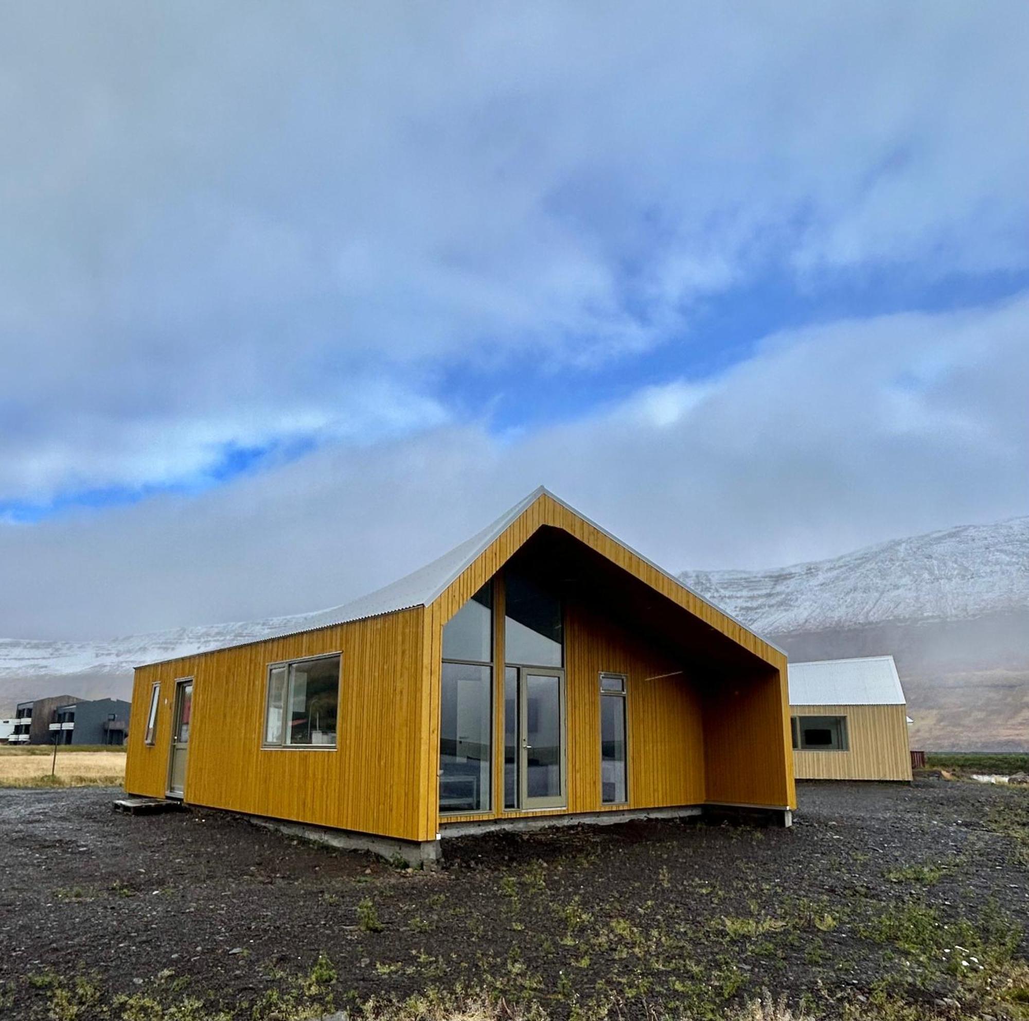 Fisk Club Cottages - Captain'S House Sudureyri Екстериор снимка