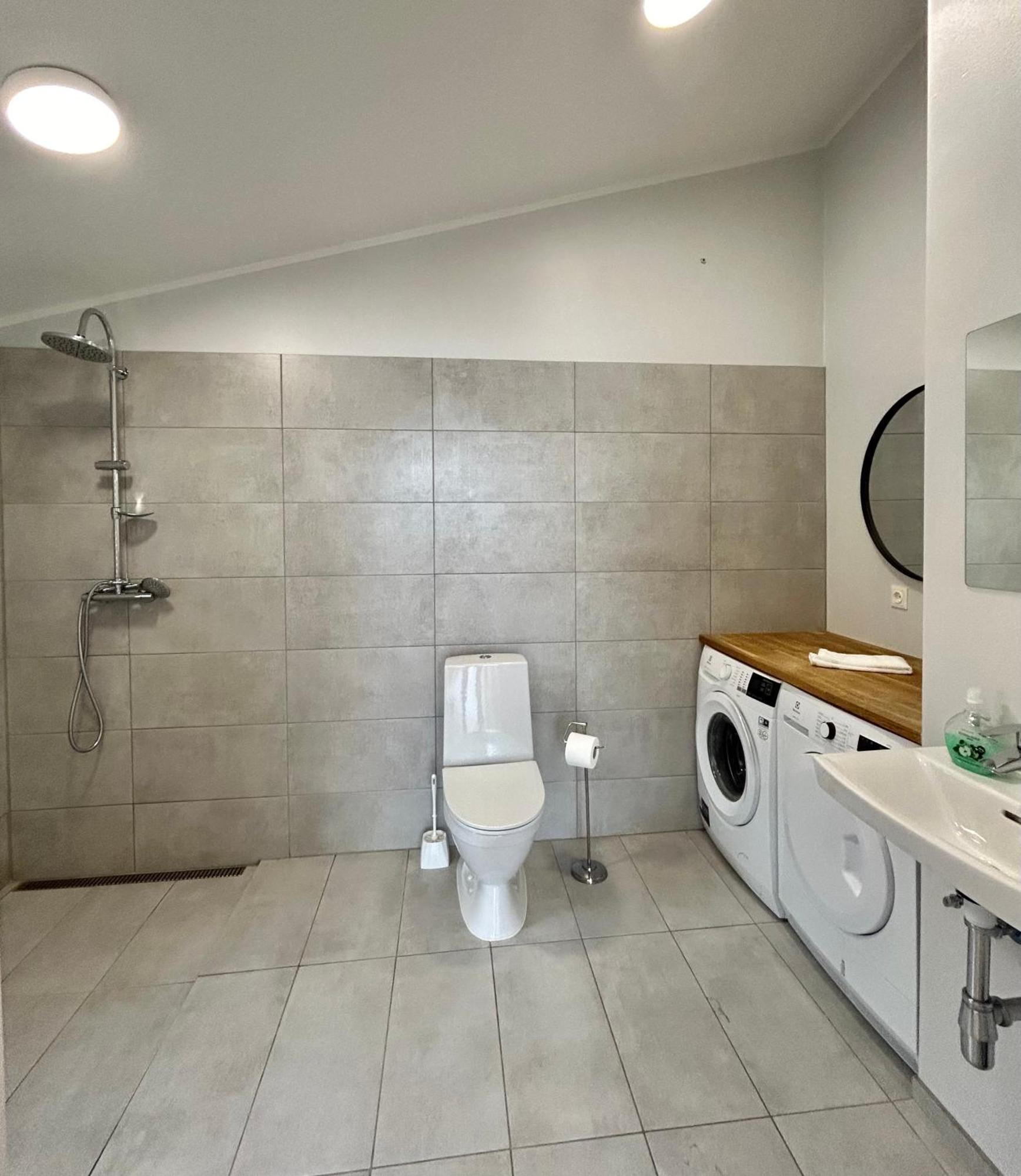 Fisk Club Cottages - Captain'S House Sudureyri Екстериор снимка